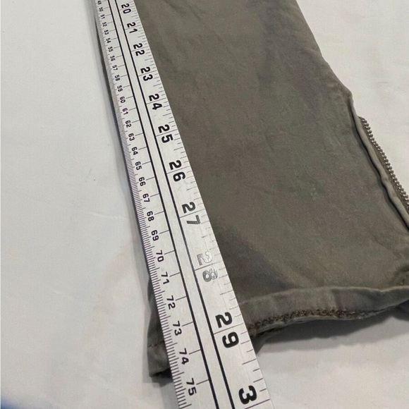 True Religion Women's Skinny Cargo Pants Size 26 Dark Olive Pockets Zipper Hem - Picture 9 of 11